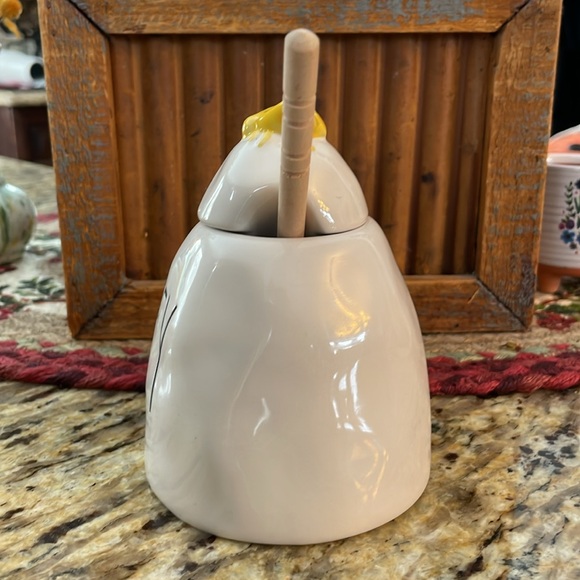 🌎 Rae Dunn HONEY Pot with Wooden Dipper Large Letter Yellow Bee on Lid - Picture 2 of 11